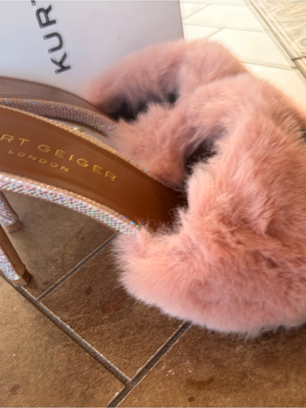 Kurt Geiger Blush Pink Faux Fur kesington 95 mule - Picture 3 of 5